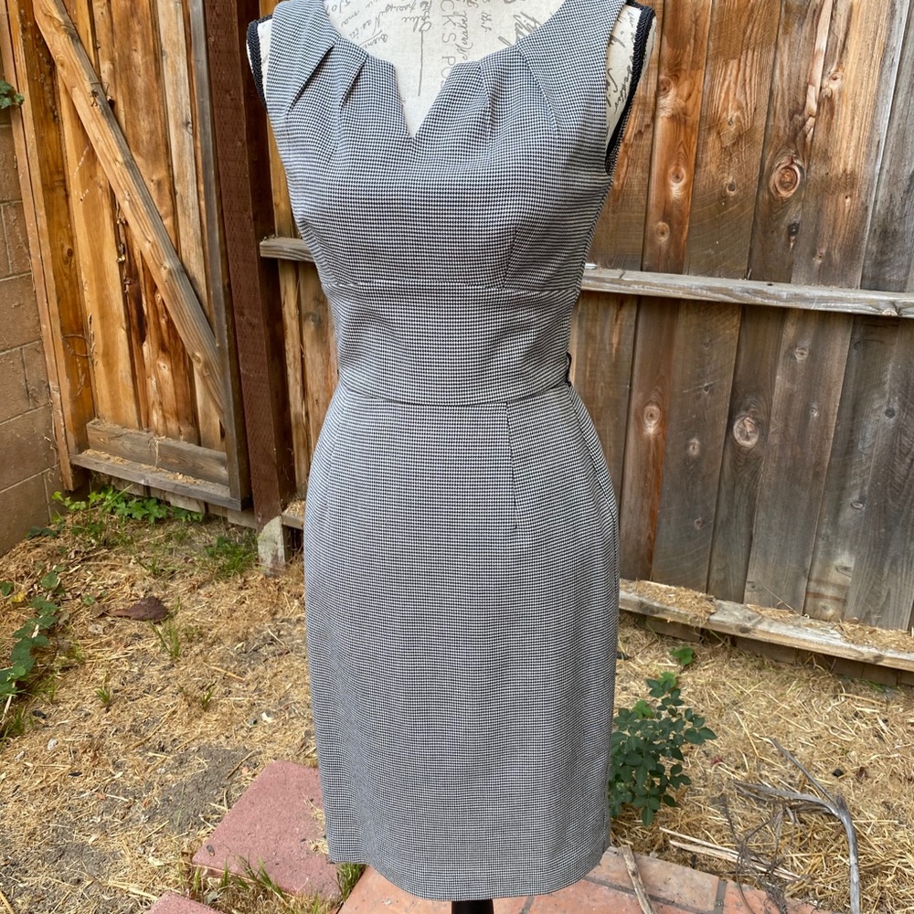 Houndstooth sleeveless dress